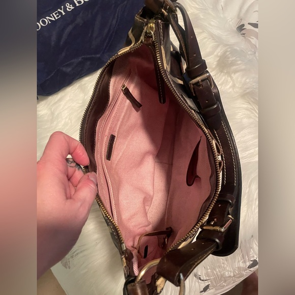 AUTHENTIC DOONEY & BOURKE GIRAFFE PURSE - Picture 3 of 3